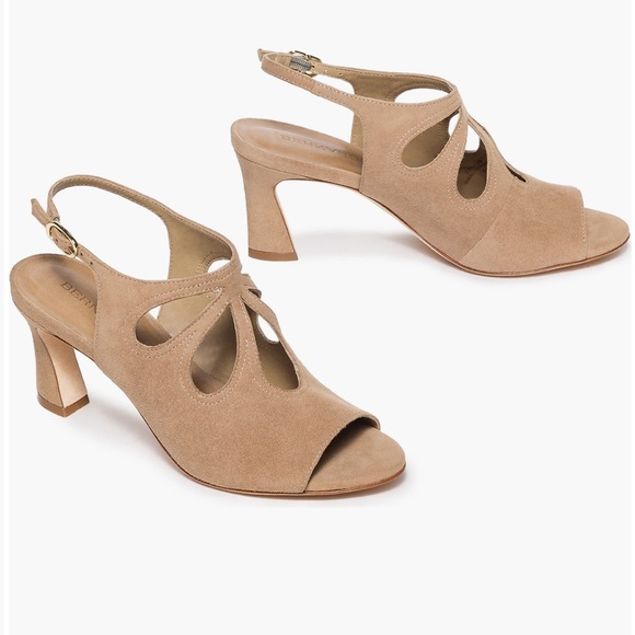 NWOB Bernardo Nili Suede Cut Out Sandal. MSRP $248 - Picture 1 of 16